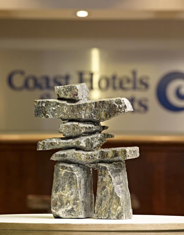 Coast Fraser Tower Yellowknife Extérieur photo