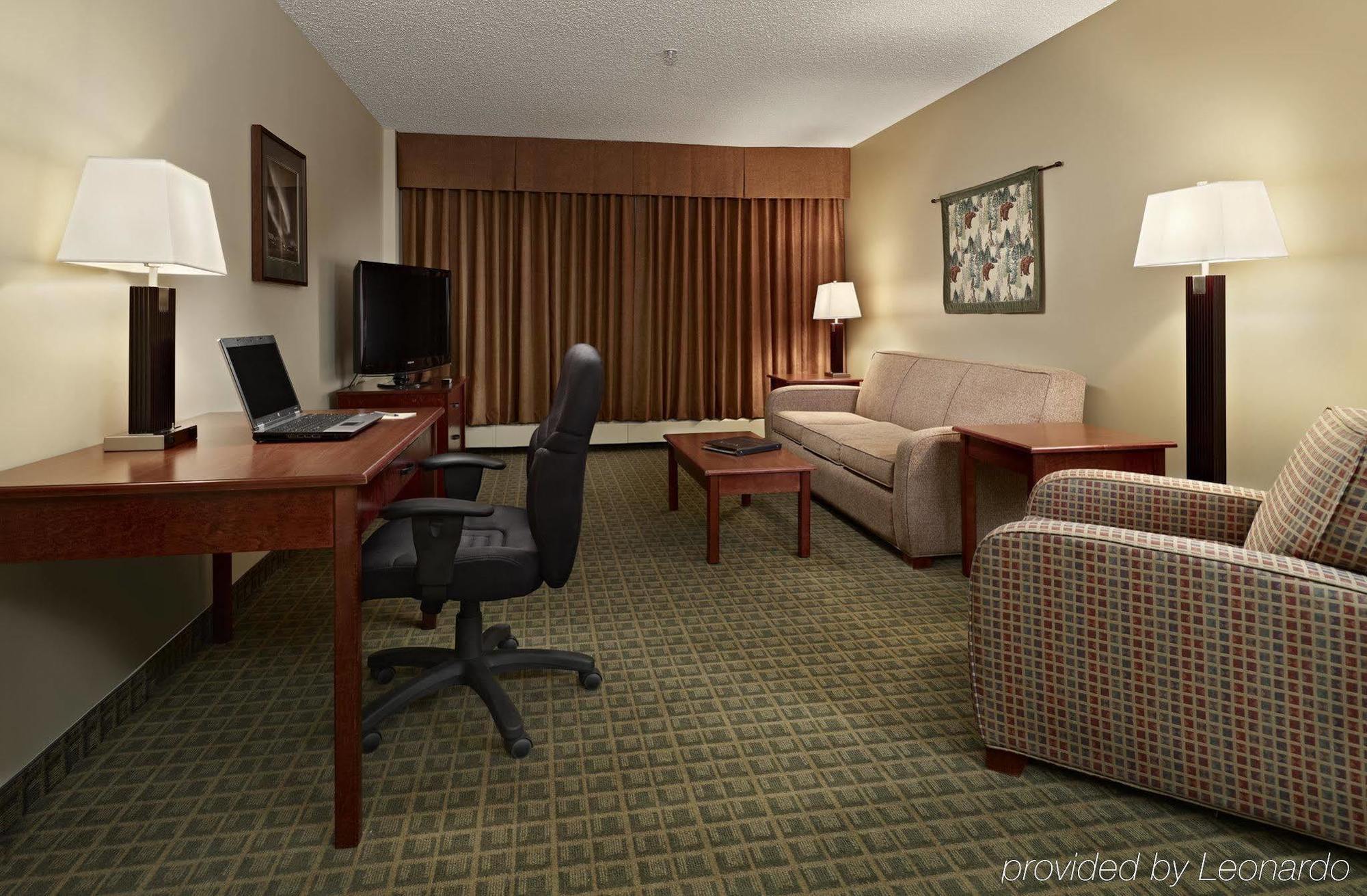 Coast Fraser Tower Yellowknife Chambre photo