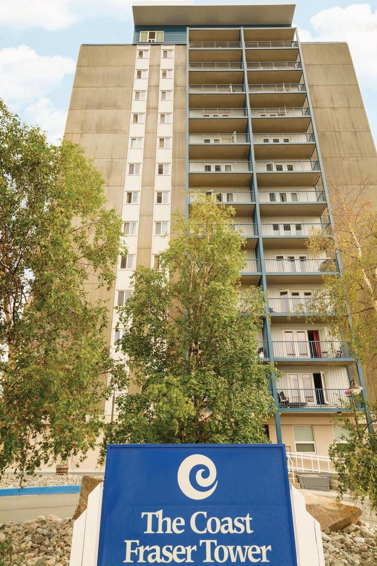 Coast Fraser Tower Yellowknife Extérieur photo